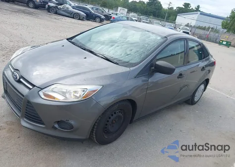 2014 Ford Focus S из США, поврежденный, VIN 1FADP3E24EL417853